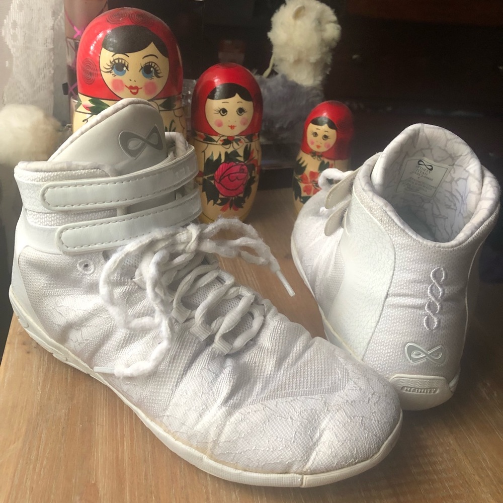 Nfinity Titans cheer shoes White